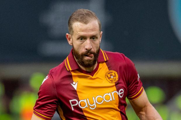 Kevin van Veen backed to celebrate new Motherwell deal by shooting down Sligo Rovers